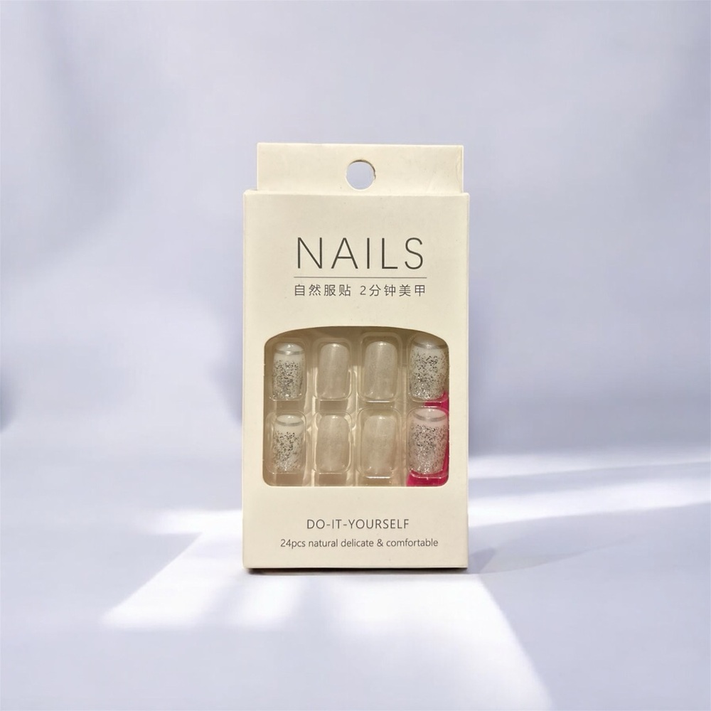 5️⃣Press-On Nails Set | White & Silver Glitter Or 5 For 25